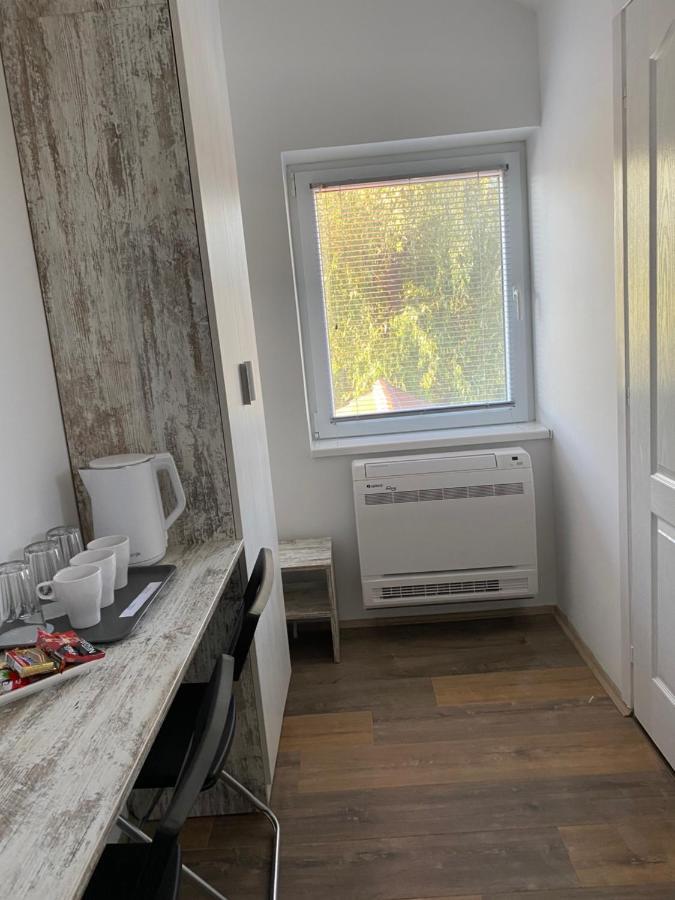Omis Rooms Pančevo Esterno foto