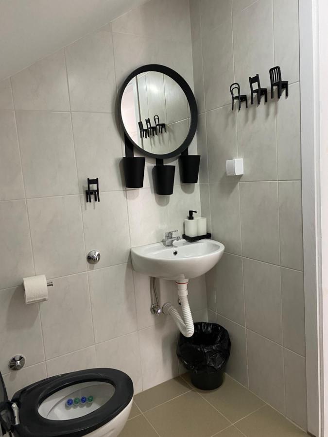 Omis Rooms Pančevo Esterno foto