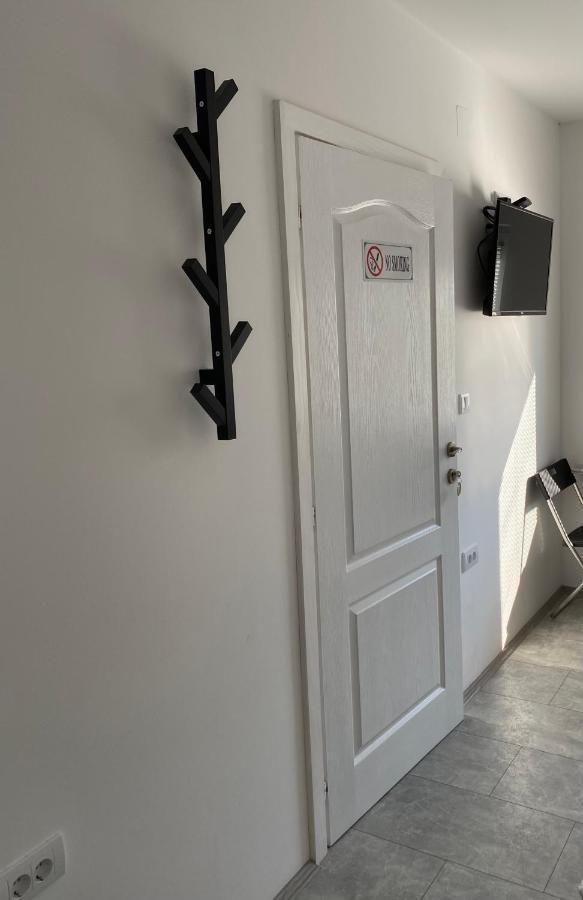 Omis Rooms Pančevo Esterno foto
