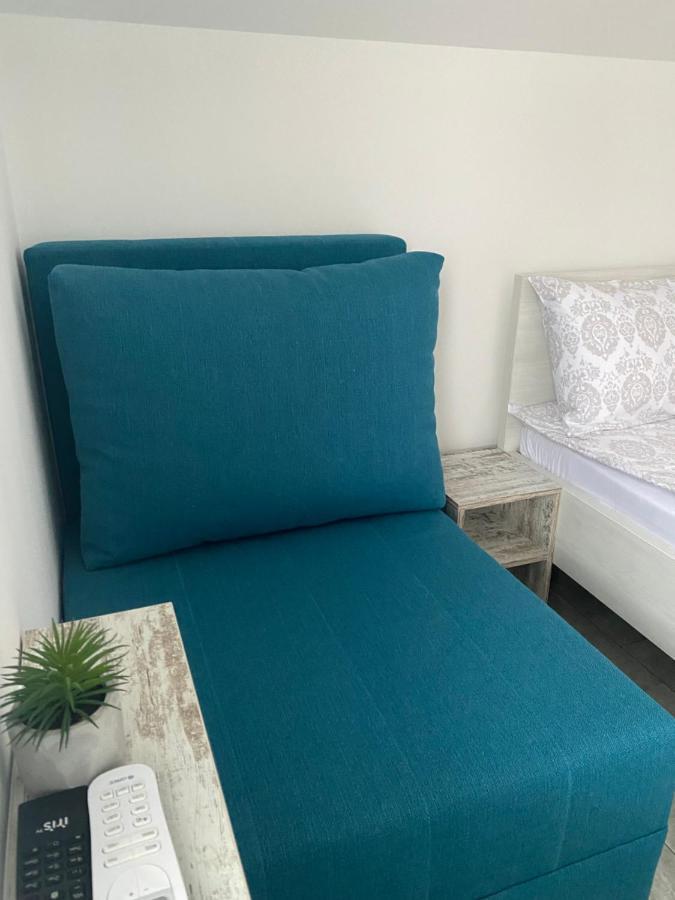 Omis Rooms Pančevo Esterno foto