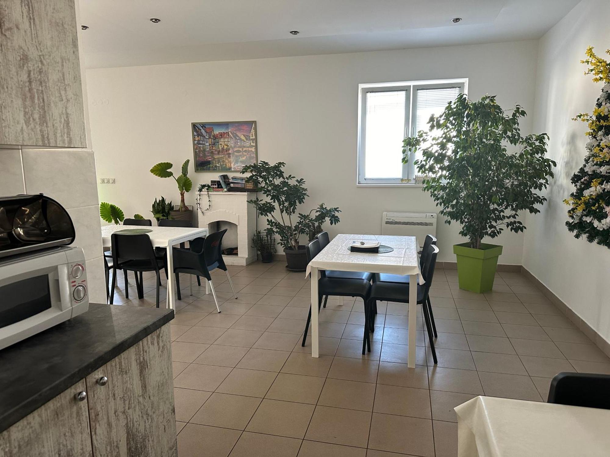 Omis Rooms Pančevo Esterno foto